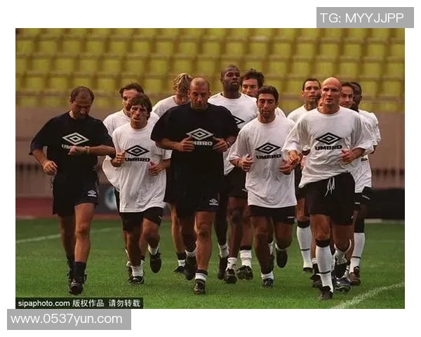 手绘艺术再现绿茵巨星风采感受足球球星独特魅力