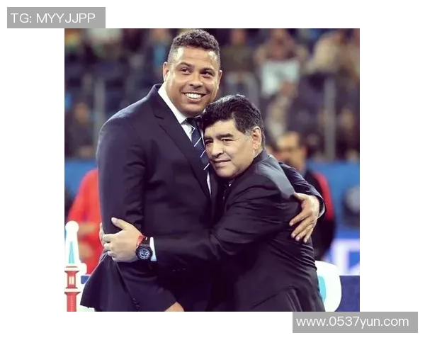 亲吻足球场草坪的球星是谁他背后的故事与传奇人生